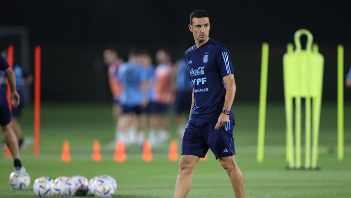 Scaloni: “Dybala lo voglio sempre nel gruppo. Sorpreso dall’esonero di Mourinho” - immagine 1