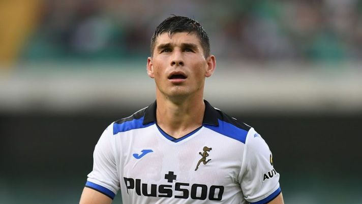 VERONA, ITALY - AUGUST 28: Ruslan Malinovskyi of Atalanta BC looks on during the Serie A match between Hellas Verona and Atalanta BC at Stadio Marcantonio Bentegodi on August 28, 2022 in Verona, Italy. (Photo by Alessandro Sabattini/Getty Images) Ds Bologna: “Malinovskyi, questa è la verità! Vi dico due partenti e su Arnautovic…” - immagine 1