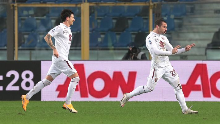 BERGAMO, ITALY - FEBRUARY 06: Federico Bonzzoli of Torino FC celebrates after scoring their side's third goal during the Serie A match between Atalanta BC  and Torino FC at Gewiss Stadium on February 06, 2021 in Bergamo, Italy. Sporting stadiums around Italy remain under strict restrictions due to the Coronavirus Pandemic as Government social distancing laws prohibit fans inside venues resulting in games being played behind closed doors. (Photo by Emilio Andreoli/Getty Images) 