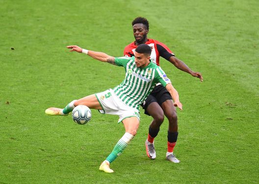 (Photo by Juan Manuel Serrano Arce/Getty Images) Betis, Bartra rassicura i tifosi: “Abbiamo perso il derby, ma siamo un gruppo unito”- immagine 2