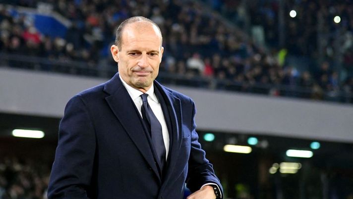 Juventus' Italian coach Massimiliano Allegri reacts during the Italian Serie A football match between Napoli and Juventus at the Diego-Maradona stadium in Naples on January 13, 2023. (Photo by Alberto PIZZOLI / AFP) (Photo by ALBERTO PIZZOLI/AFP via Getty Images) Allegri: “Niente giustificazioni ma non dobbiamo deprimerci, Napoli più forte. Bremer e Chiesa…” - immagine 1