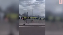 VIDEO, scontri tra ultrà di Napoli e Roma sull’autostrada A1: “Un agguato”
