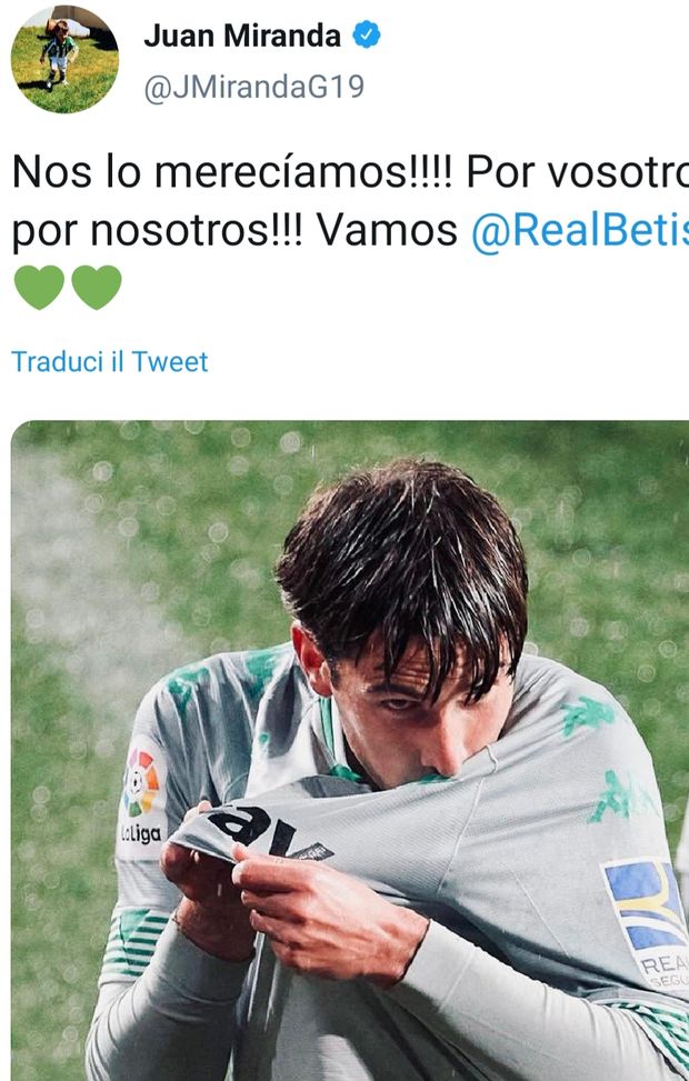 Che festa per un derby Primavera: il capitano del Betis bacia la maglia... Che festa per un derby Primavera: il capitano del Betis bacia la maglia...