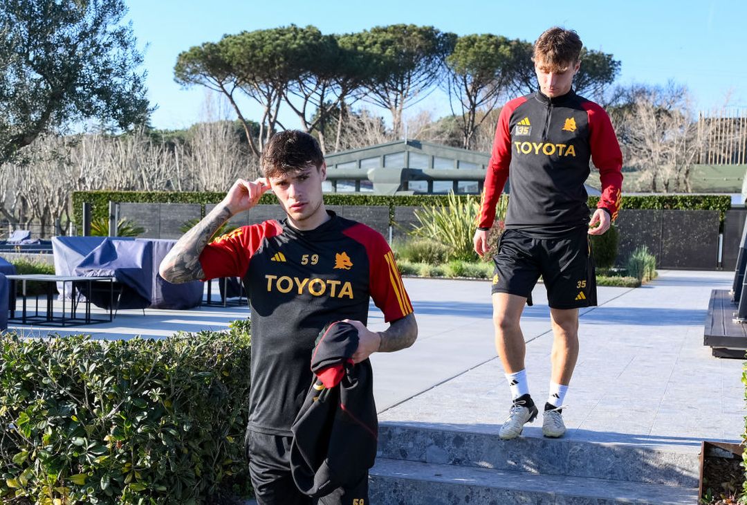 Trigoria, vigilia di Frosinone-Roma: la ‘festa’ dei compagni a Celik – FOTO GALLERY - immagine 43