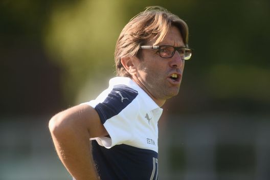 IMOLA, ITALY - SEPTEMBER 05: Federico Guidi head coach of Italia looks over during the match between Italy U20 and Poland U20 at Stadio Romeo Menti on September 5, 2017 in Imola, Italy. (Photo by Roberto Serra/Iguana Press/Getty Images) Primavera, De Rossi saluta dopo 19 anni. Tocca a Guidi- immagine 2
