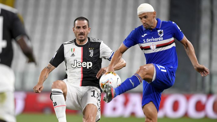 TURIN, ITALY - JULY 26: Leonardo Bonucci of Juventus competes for the ball with Gaston Ramirez of UC Sampdoria during the Serie A match between Juventus and  UC Sampdoria at Allianz Stadium on July 26, 2020 in Turin, Italy. (Photo by Filippo Alfero - Juventus FC/Juventus FC via Getty Images) 
