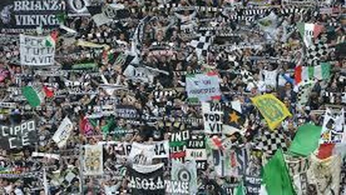 VERSO MILAN-JUVE, OGGI ALLENAMENTO BIANCONERO A PORTE APERTE - immagine 1