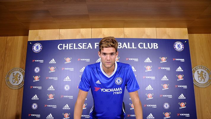 COBHAM, ENGLAND - AUGUST 31: Marcos Alonso signs for Chelsea FC at Chelsea Training Ground on August 31, 2016 in Cobham, England. (Photo by Chelsea Football Club/Chelsea FC via Getty Images) 