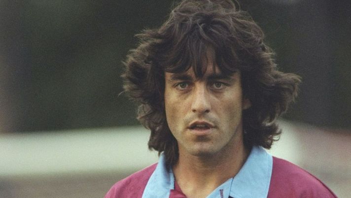 Paulo Futre, ex milanista, qui con la maglia del West Ham nel 1996 (credits: GETTY Images) 