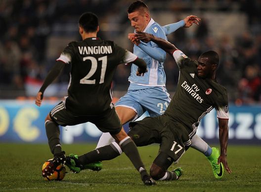  Leonel Vangioni e Cristian Zapata, Getty Images 