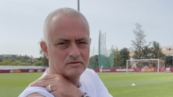 Roma, Mourinho e il tatuaggio con le coppe europee: “Solo io posso averlo”