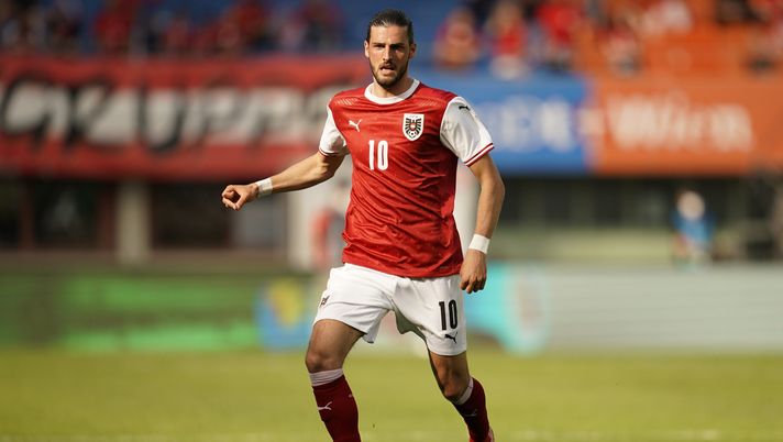 VIENNA, AUSTRIA - JUNE 06: Florian Grillitsch of Austria runs with the ball during the international friendly match between Austria and Slovakia at Ernst Happel Stadion on June 06, 2021 in Vienna, Austria. (Photo by Christian Hofer/Getty Images) La Roma piomba su Grillitsch: lunedì può esserci la fumata bianca - immagine 1