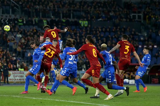 (Photo by Paolo Bruno/Getty Images) Roma-Empoli 2-0, Ibanez e Abraham affossano i toscani in quattro minuti- immagine 2