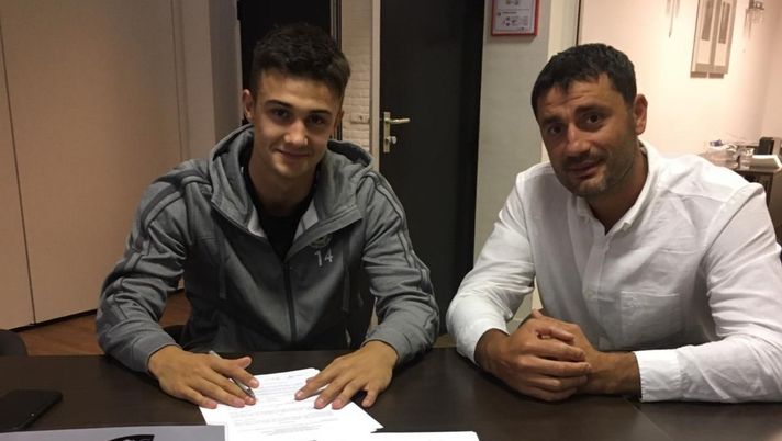 Damascan firma con il Fortuna Sittard (foto: sito ufficiale Fortuna Sittard) Damascan firma con il Fortuna Sittard (foto: sito ufficiale Fortuna Sittard)