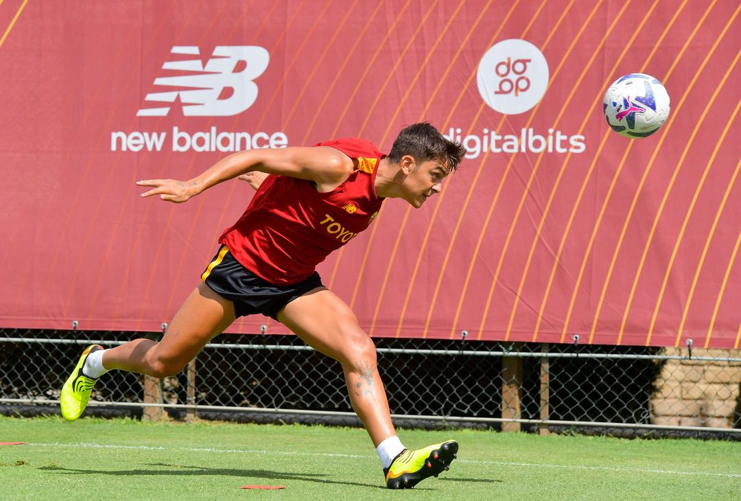 La Roma lavora sotto il sole di Trigoria – FOTO GALLERY - immagine 10