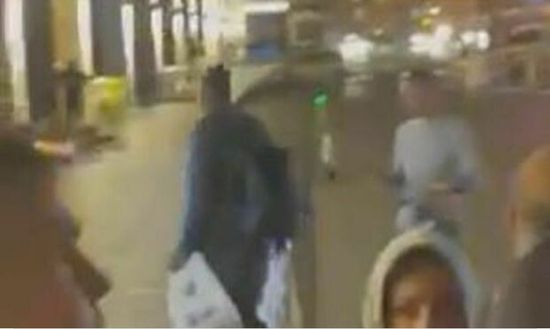 Juan Jesus cuore d’oro, dopo la gara con la Roma porta cibo a dei clochard a Termini- immagine 2