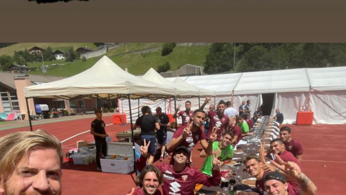 Torino, grigliata di gruppo dopo il lavoro in piscina 