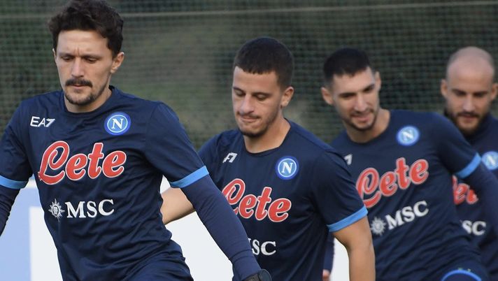 FOTO Un Napoli spoglio torna ad allenarsi al Konami Training Center FOTO Un Napoli spoglio torna ad allenarsi al Konami Training Center - immagine 1