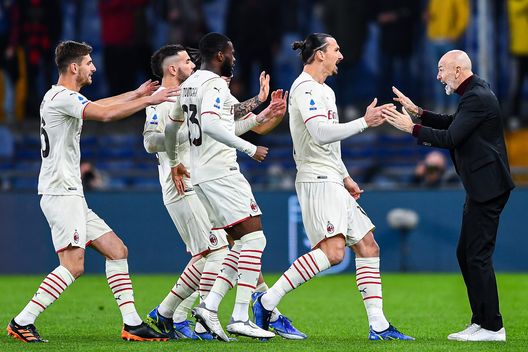 Zlatan Ibrahimovic esulta con i compagni. Zlatan Ibrahimovic esulta con i compagni.