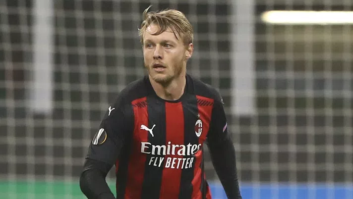 Simon Kjaer (difensore AC Milan), qui durante Milan-Lille 0-3 (Europa League 2020-2021) | AC Milan News (Getty Images)