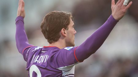 GERMOGLI PH: 11DICEMBRE 2021 FIRENZE STADIO ARTEMIO FRANCHI CAMPIONATO SERIE A TIM FIORENTINA VS SALERNITANA NELLA FOTO GOL ESULTANZA VLAHOVIC GERMOGLI PH: 11DICEMBRE 2021 FIRENZE STADIO ARTEMIO FRANCHI CAMPIONATO SERIE A TIM FIORENTINA VS SALERNITANA NELLA FOTO GOL ESULTANZA VLAHOVIC