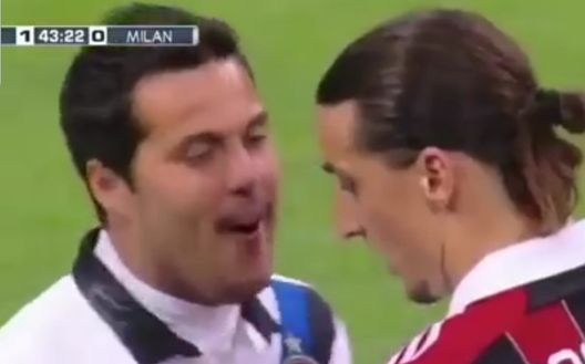 Smorfia di disturbo Jlio, ma Ibra segna lo stesso su rigore... 