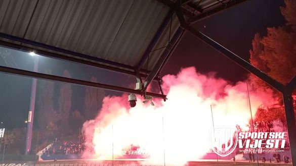 Bosnia, ultras del Zeljeznicar bruciano la bandiera degli ospiti- immagine 2