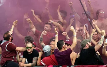  EMPOLI, ITALY - MAY 15: Fans of Torino FC during the Serie A match between Empoli FC and Torino FC at Stadio Carlo Castellani on May 15, 2016 in Empoli, Italy. (Photo by Gabriele Maltinti/Getty Images)