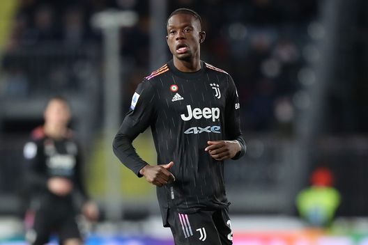 EMPOLI, ITALY - FEBRUARY 26: Denis Lemi Zakaria Lako Lado of Juventus in action during the Serie A match between Empoli FC and Juventus at Stadio Carlo Castellani on February 26, 2022 in Empoli, Italy. (Photo by Gabriele Maltinti/Getty Images) Juve, gli esami confermano: Zakaria starà fuori per un mese - immagine 1