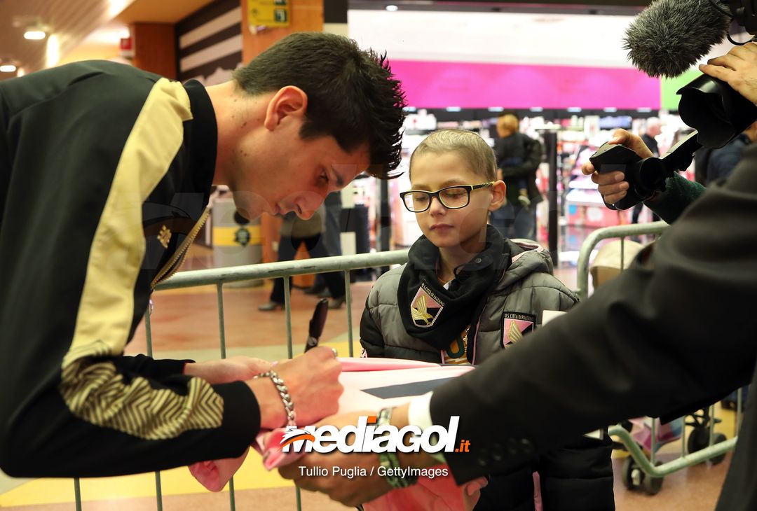  PALERMO, ITALY - MARCH 26: Stefano Moreo, of US Citta' di Palermo, visits Club Store on March 26, 2019 in Palermo, Italy. (Photo by Getty Images/Getty Images) 