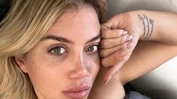 Wanda Nara, il buongiorno è bollente: la showgirl ha solo una coperta addosso
