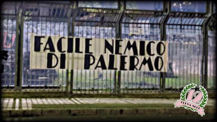 FOTO Palermo, al &#8216;Barbera&#8217; striscione dei tifosi contro Facile: &#8220;Nemico di Palermo&#8221; 