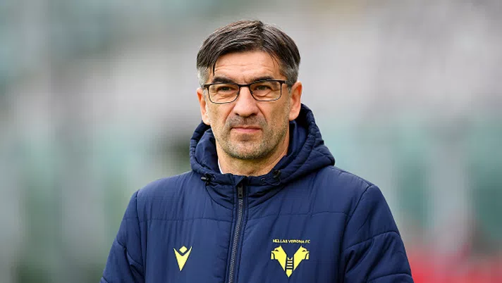 TURIN, ITALY - JANUARY 06: Ivan Juric, Head Coach of Hellas Verona F.C. looks on during the Serie A match between Torino FC and Hellas Verona FC at Stadio Olimpico di Torino on January 06, 2021 in Turin, Italy. Sporting stadiums around Italy remain under strict restrictions due to the Coronavirus Pandemic as Government social distancing laws prohibit fans inside venues resulting in games being played behind closed doors. (Photo by Valerio Pennicino/Getty Images)