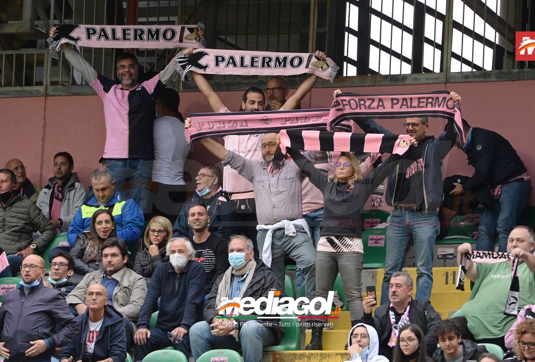 FOTO, i tifosi allo stadio per Palermo – Avellino 1-1 (Gallery) - immagine 16