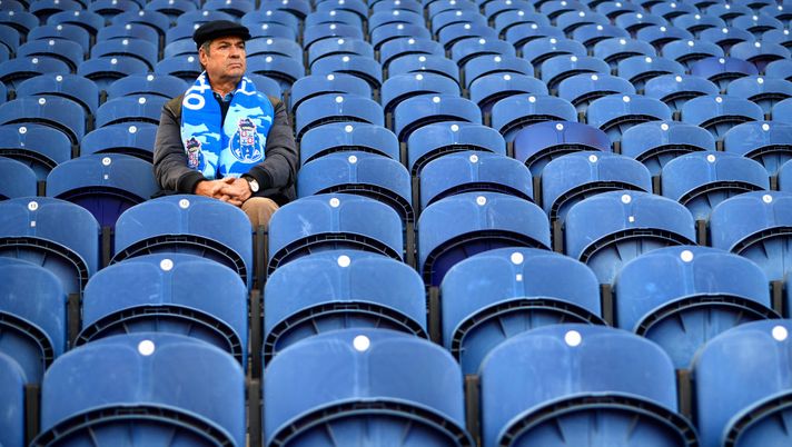 PORTO, PORTUGAL - OCTOBER 24: A fan awaits kick off prior to the UEFA Europa League group G match between FC Porto and Rangers FC at Estadio do Dragao on October 24, 2019 in Porto, Portugal. (Photo by Octavio Passos/Getty Images) PORTO, PORTUGAL - OCTOBER 24: A fan awaits kick off prior to the UEFA Europa League group G match between FC Porto and Rangers FC at Estadio do Dragao on October 24, 2019 in Porto, Portugal. (Photo by Octavio Passos/Getty Images)
