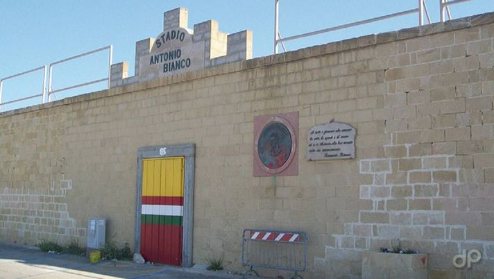 Gallipoli, violenza al derby salentino: un arresto, 10 denunce e un Daspo - immagine 1