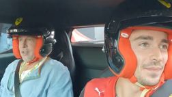 Leclerc, ospite speciale: giro di pista in Ferrari con Brad Pitt (VIDEO)