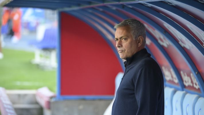 Verona-Roma 1-3, quanta fortuna per Mou: vince solo al 90′ in 11 vs 10 per 60′ - immagine 1