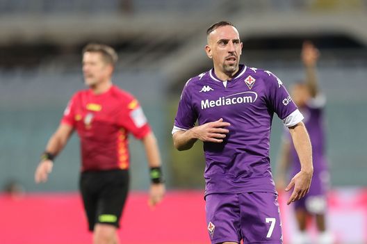 FLORENCE, ITALY - JANUARY 03: Franck Ribery of ACF Fiorentina in action during the Serie A match between ACF Fiorentina and Bologna FC at Stadio Artemio Franchi on January 3, 2021 in Florence, Italy. (Photo by Gabriele Maltinti/Getty Images) FLORENCE, ITALY - JANUARY 03: Franck Ribery of ACF Fiorentina in action during the Serie A match between ACF Fiorentina and Bologna FC at Stadio Artemio Franchi on January 3, 2021 in Florence, Italy. (Photo by Gabriele Maltinti/Getty Images)
