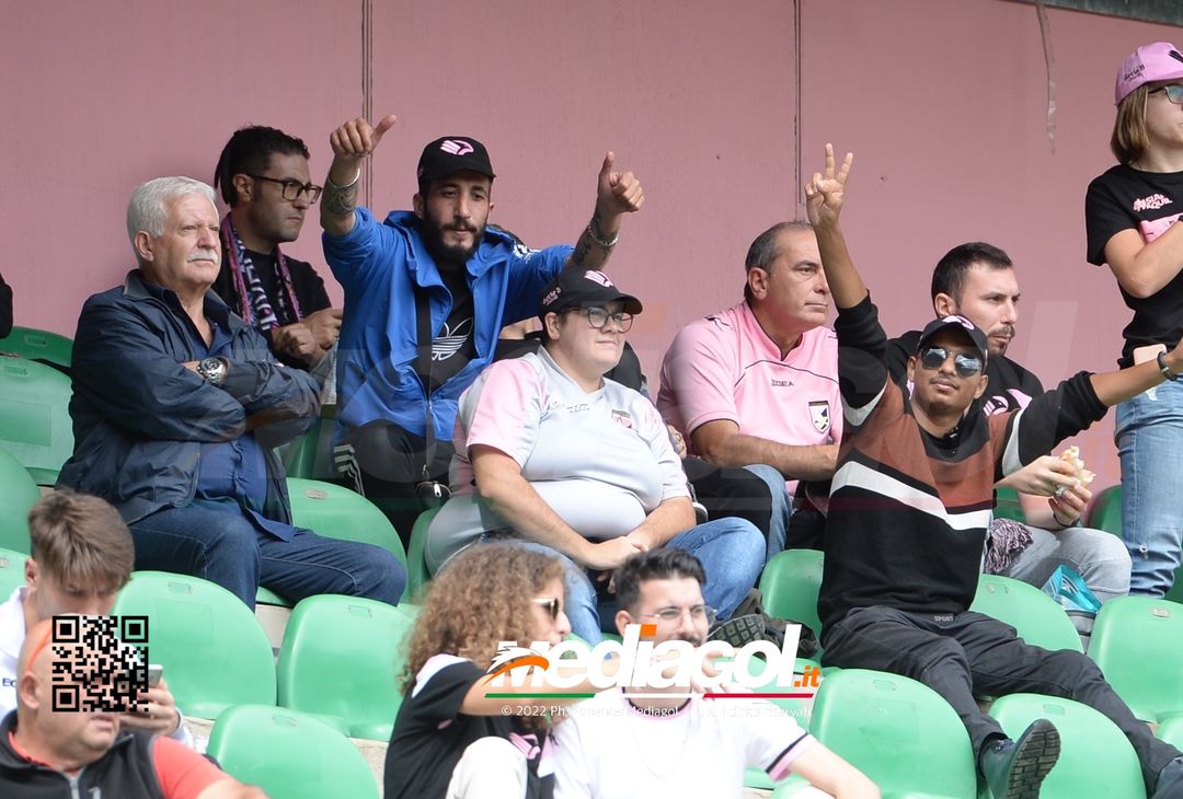 FOTOTIFO Palermo-Pisa 3-3, i tifosi allo Stadio “Renzo Barbera” (Gallery) - immagine 27
