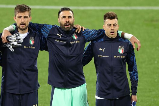 FLORENCE, ITALY - OCTOBER 07: Francesco Acerbi, Salvatore Sirigu and Stephan El Shaarawy of Italy during the international friendly match between Italy and Moldova at Artemio Franchi on October 7, 2020 in Florence, Italy. (Photo by Gabriele Maltinti/Getty Images) FLORENCE, ITALY - OCTOBER 07: Francesco Acerbi, Salvatore Sirigu and Stephan El Shaarawy of Italy during the international friendly match between Italy and Moldova at Artemio Franchi on October 7, 2020 in Florence, Italy. (Photo by Gabriele Maltinti/Getty Images)