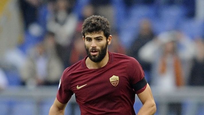 ROME, ROMA - DECEMBER 04: Federico Fazio of AS Roma in action during the Serie A match between SS Lazio and AS Roma at Stadio Olimpico on December 4, 2016 in Rome, Italy. (Photo by Marco Rosi/Getty Images) PREVISIONI VOTI – Le possibili pagelle per il fantacalcio di Inter-Roma e tutte le partite! - immagine 1