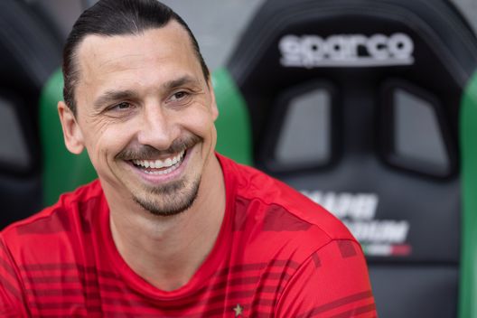 Zlatan Ibrahimovic (attaccante AC Milan), qui prima di Sassuolo-Milan 0-3, gara decisiva per lo Scudetto 2022 | News (Getty Images) Zlatan Ibrahimovic AC Milan Sassuolo-Milan 0-3 Scudetto 2022