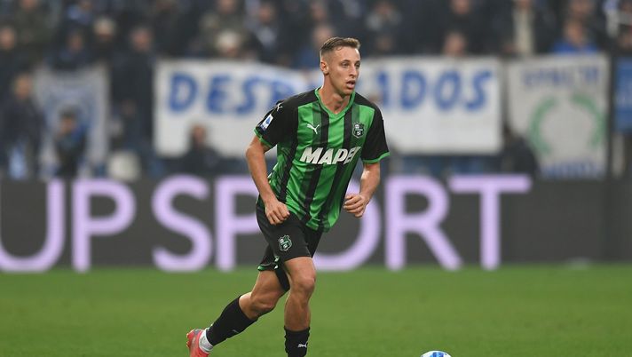 REGGIO NELL'EMILIA, ITALY - OCTOBER 31: Davide Frattesi of US Sassuolo in action during the Serie A match between US Sassuolo and Empoli FC at Mapei Stadium - Citta' del Tricolore on October 31, 2021 in Reggio nell'Emilia, Italy. (Photo by Alessandro Sabattini/Getty Images) Sassuolo, è ufficiale: Frattesi ha rinnovato - immagine 1