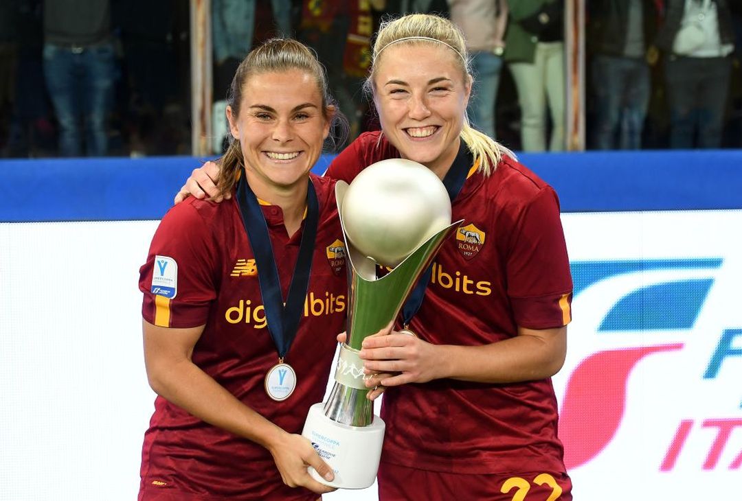 La Roma Femminile vince la Supercoppa: le immagini della festa – FOTO GALLERY - immagine 19