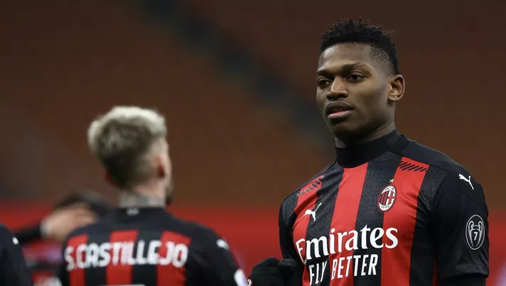 Rafael Leao (attaccante AC Milan) esulta per il suo gol in Milan-Torino (Serie A 2020-2021) | AC Milan News (Getty Images)