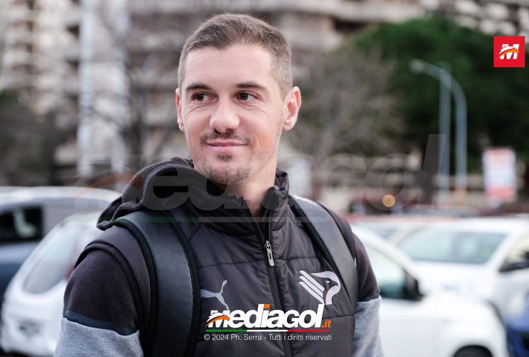 FOTO PALERMO: il Palermo si raduna al parcheggio dell’Ippodromo (GALLERY) - immagine 10