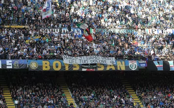  MILAN, ITALY - MARCH 12: FC Internazionale fans during the Serie A match between FC Internazionale and Atalanta BC at Stadio Giuseppe Meazza on March 12, 2017 in Milan, Italy. (Photo by Marco Luzzani - Inter/Inter via Getty Images)