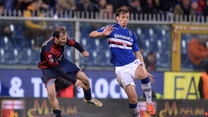 GENOA, ITALY - FEBRUARY 03: Manolo Gabbiadini of UC Sampdoria (R) and Giovanni Marchese of Genoa CFC compete for the ball during the Serie A match between Genoa CFC and UC Sampdoria at Stadio Luigi Ferraris on February 3, 2014 in Genoa, Italy. (Photo by Claudio Villa/Getty Images) Giovanni Marchese triste per il Catania, ma per il Genoa “Derby crocevia decisivo” - immagine 1