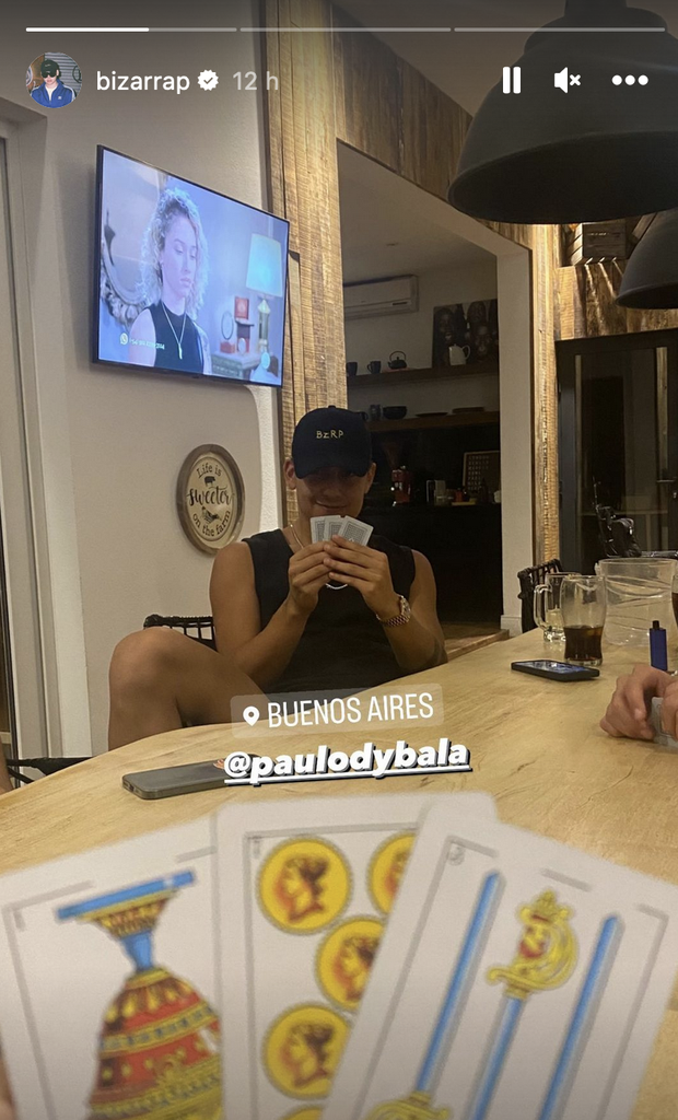 Dybala in partenza per Roma: il saluto con Oriana all’aeroporto di Buenos Aires- immagine 2